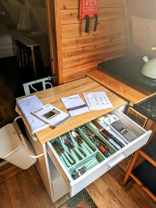 Robin Nest - Cosy Shepherd'S Hut Hideaway Callington 외부 사진