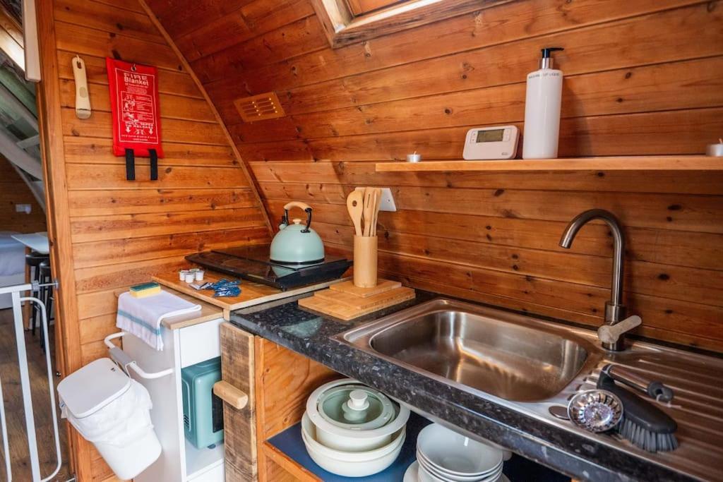Robin Nest - Cosy Shepherd'S Hut Hideaway Callington 외부 사진